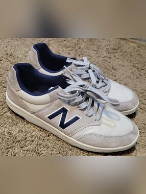 New Balance Men’s Gray & Navy Casual Sneakers